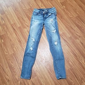 Mid-Rise Destroyed Super Stretch Jeggings 🖤